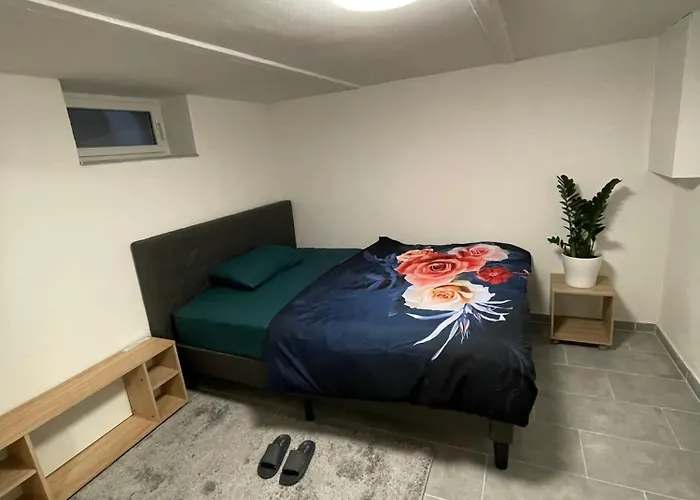 Gemuetliches Und Schoenes Keller Geschoss K1 Homestay szállás